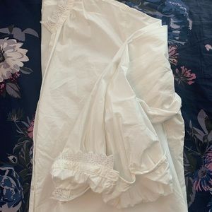 Old Navy White Button Down Ruffle Pattern Collar/Sleeve Edge Like New Size XL